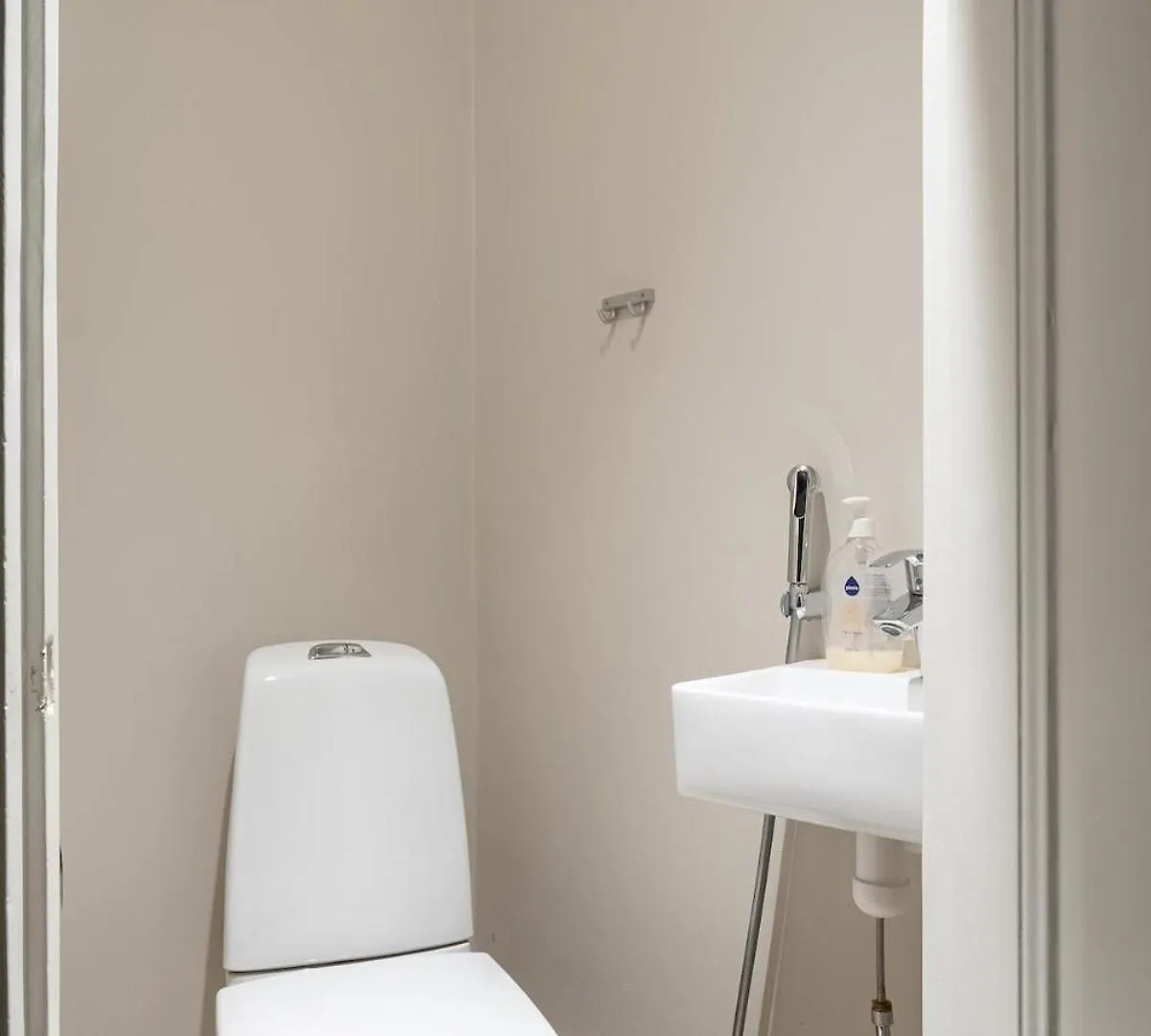 Upea Kolmio Etu-Toeoeloessae Apartment Helsinki
