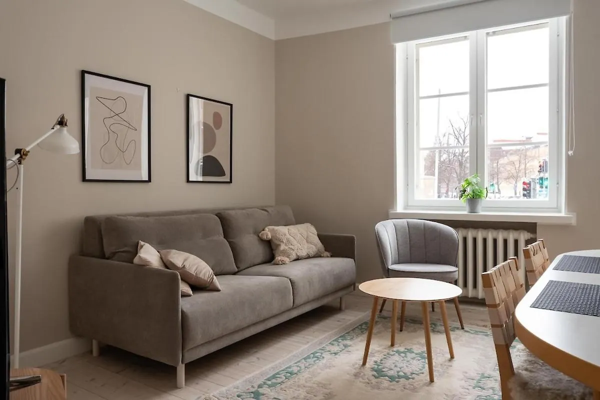 Upea Kolmio Etu-Toeoeloessae Apartment Helsinki