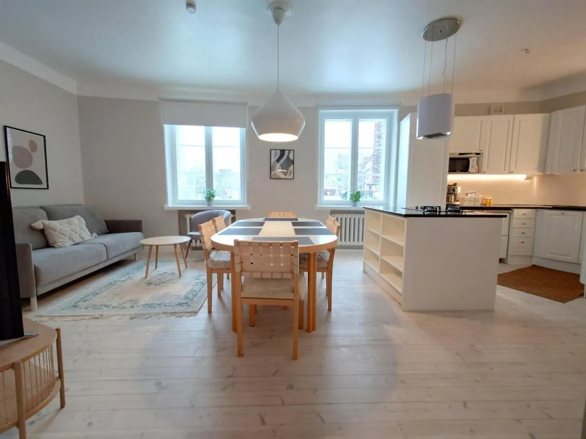Upea Kolmio Etu-Toeoeloessae Apartment Helsinki 0*,  Finland